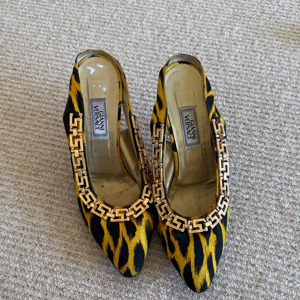 Versace Bold Yellow and Black Patterned Heels with Gold Chain